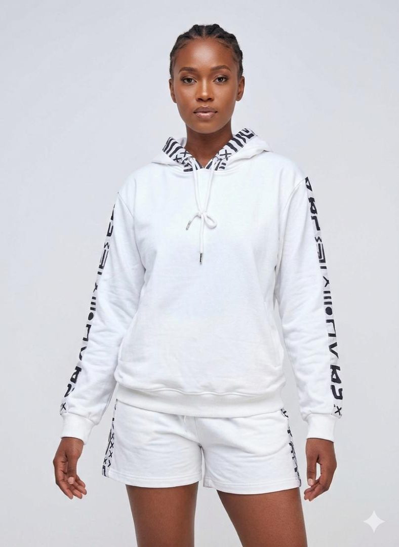 Hottie Afro American rocks BnSari AfroVibe Urban Set in White 🤍 (Unisex fits)